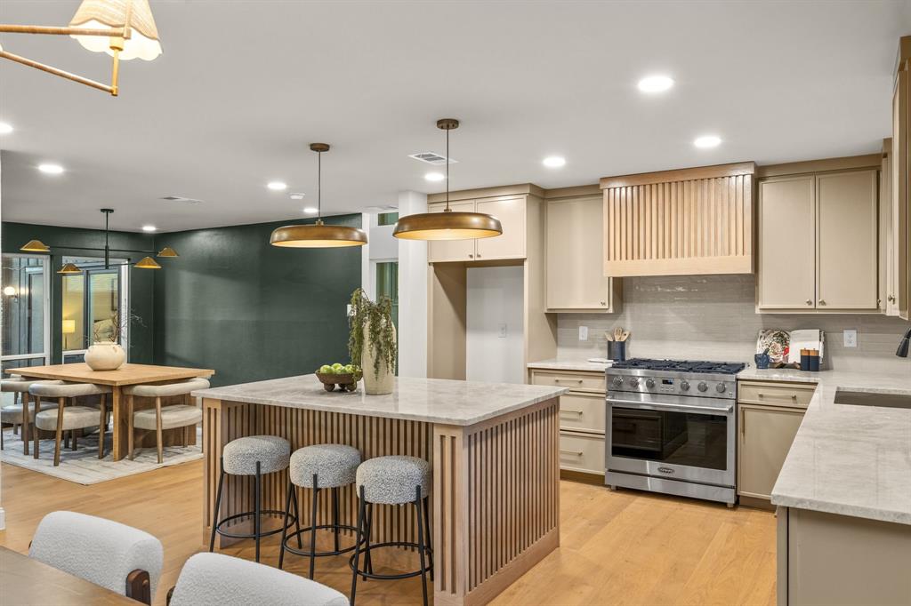 6530 Southpoint Drive, Dallas, TX 75248