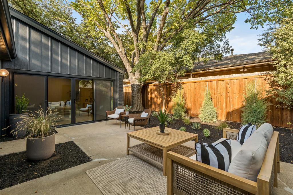 6530 Southpoint Drive, Dallas, TX 75248