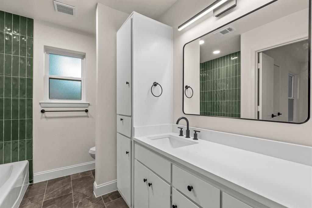 6530 Southpoint Drive, Dallas, TX 75248