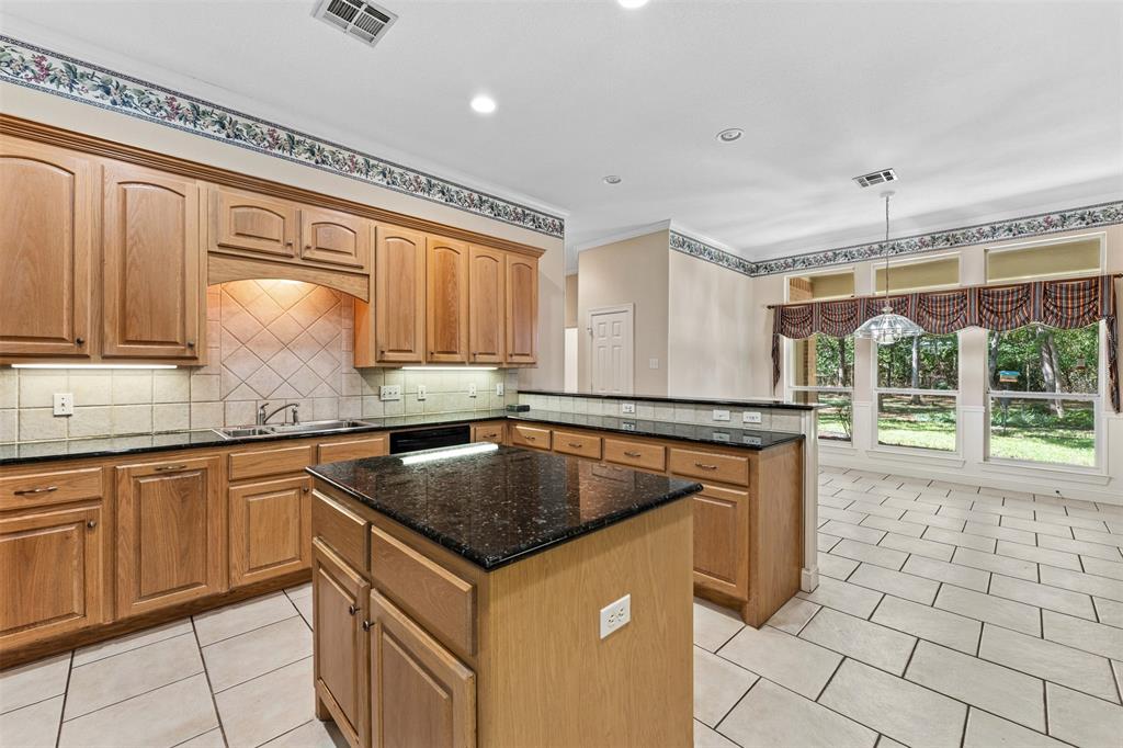 235 Settlers Creek Trail, Woodway, TX 76712