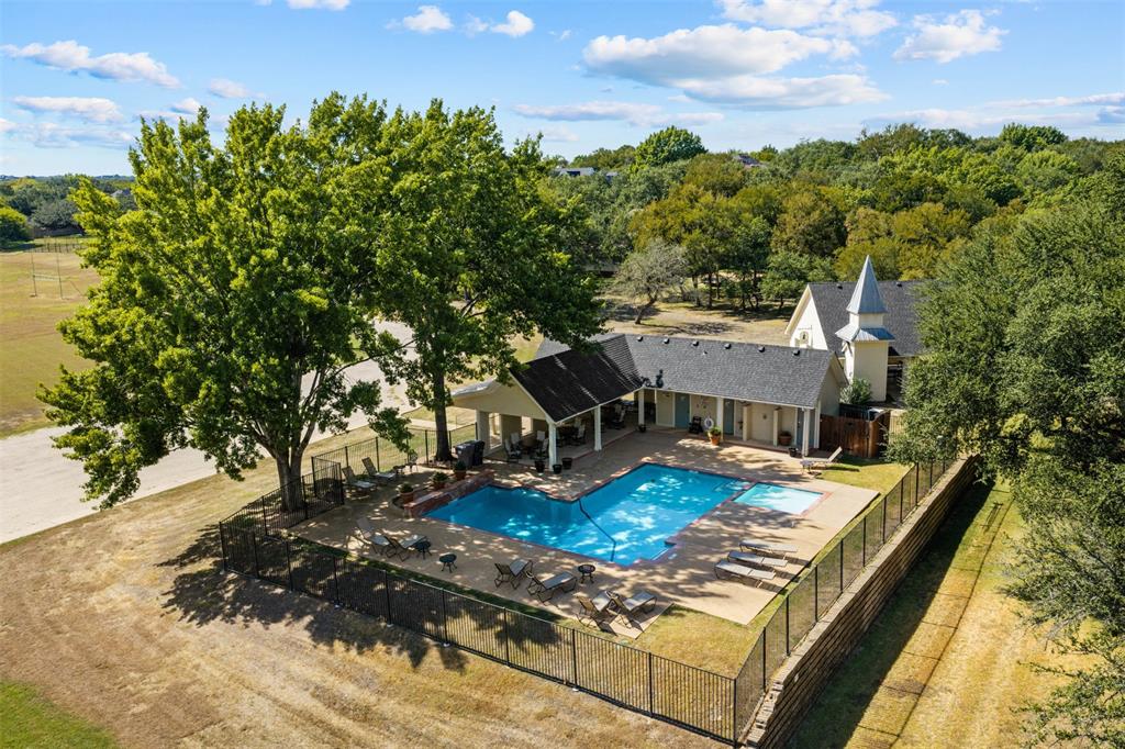 235 Settlers Creek Trail, Woodway, TX 76712