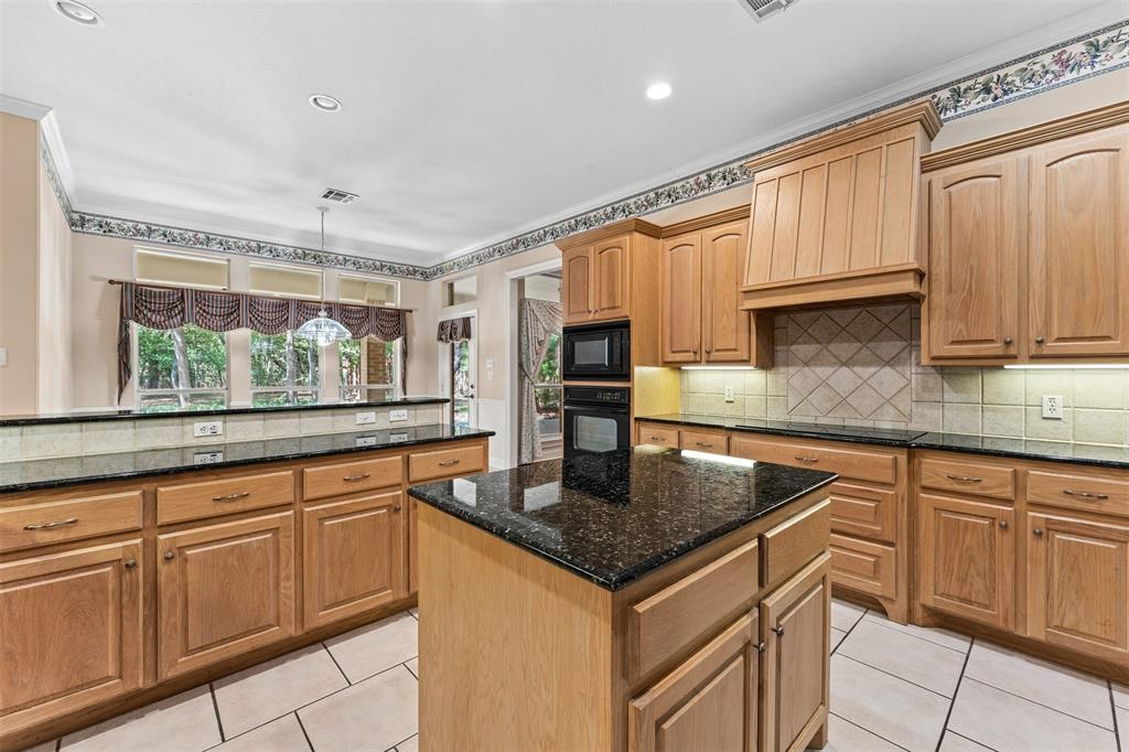 235 Settlers Creek Trail, Woodway, TX 76712