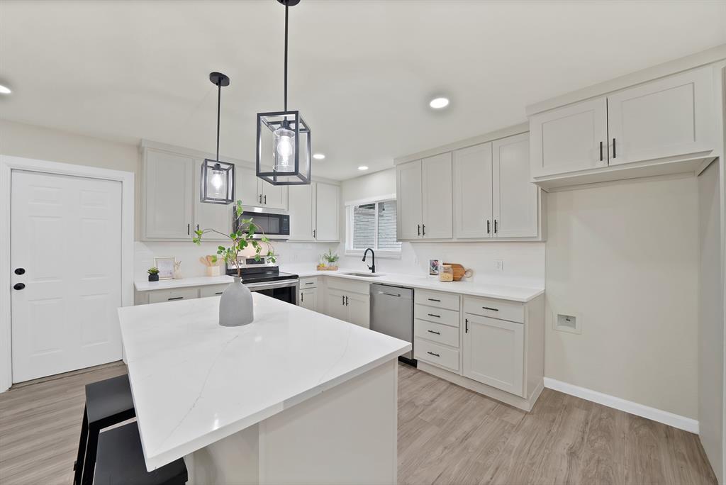1715 Bradford Drive, Arlington, TX 76010