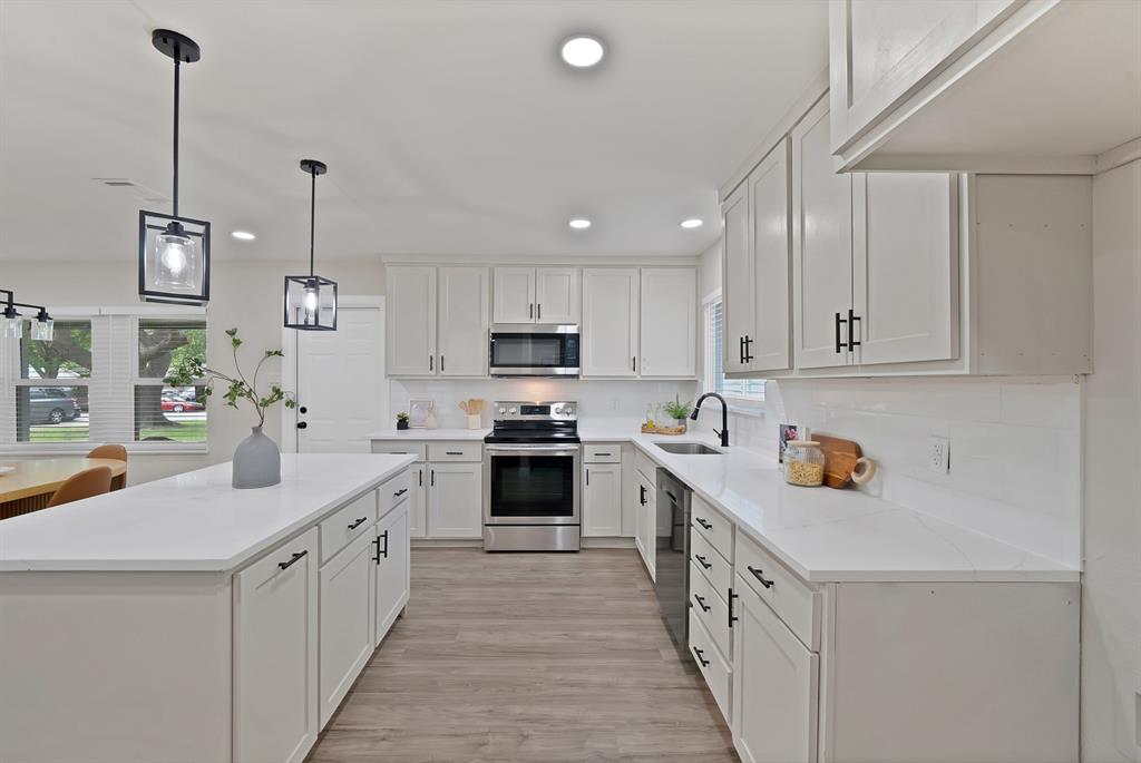 1715 Bradford Drive, Arlington, TX 76010