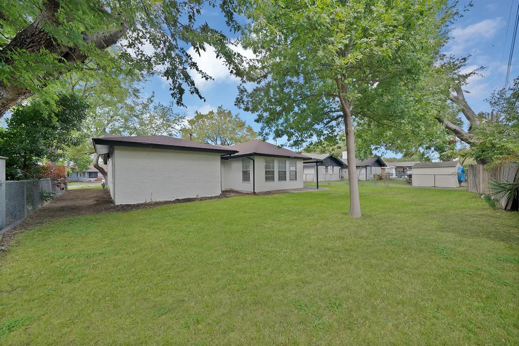 1715 Bradford Drive, Arlington, TX 76010