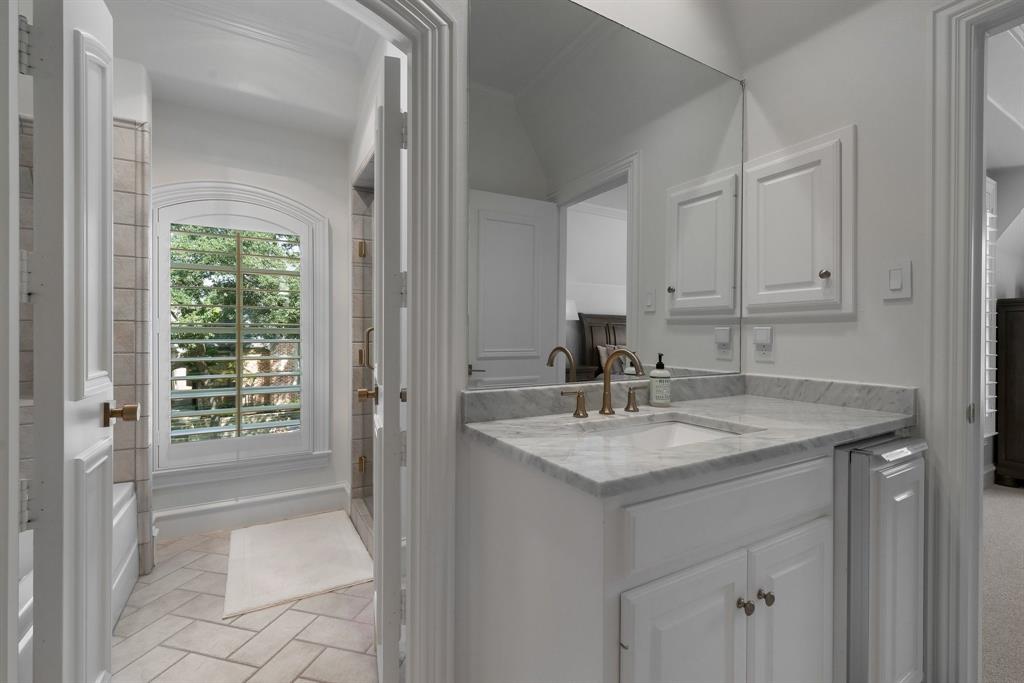 5660 Prestwick Lane, Dallas, TX 75252