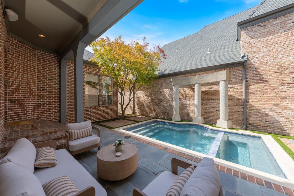 5660 Prestwick Lane, Dallas, TX 75252