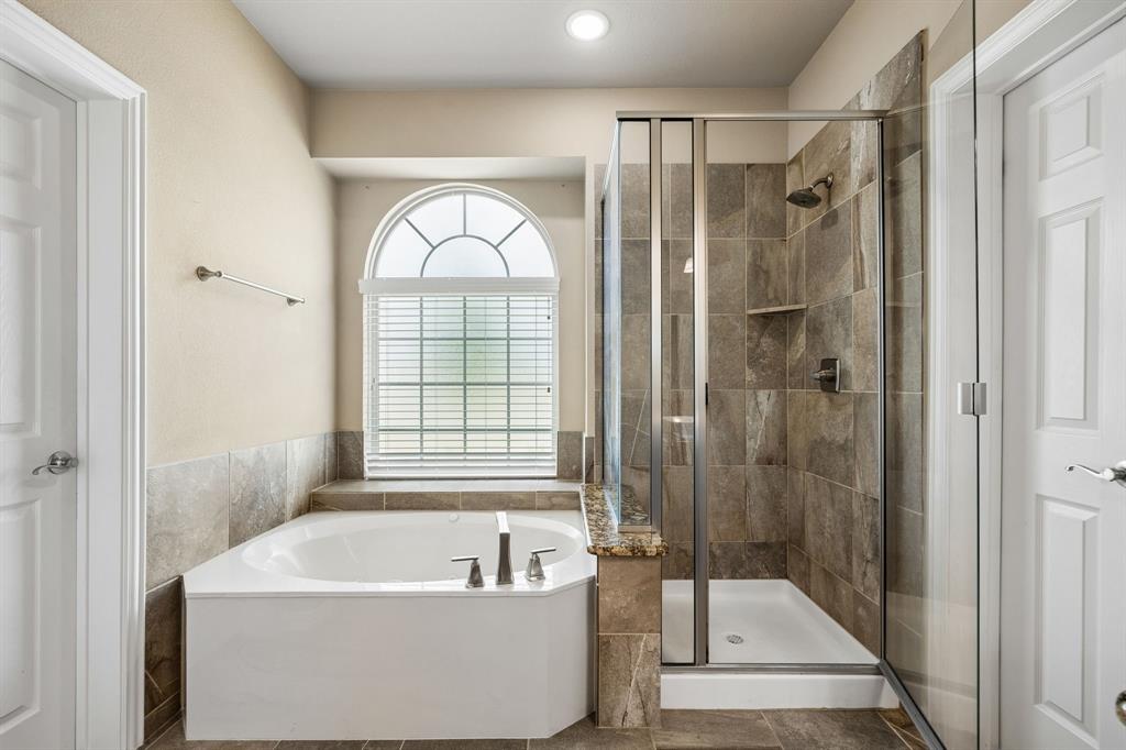 100 Spruce Street, Red Oak, TX 75154