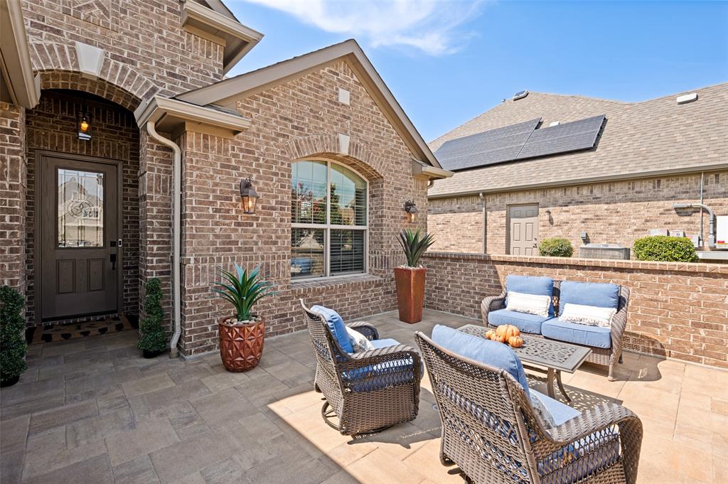 Pavers and brick look great together!