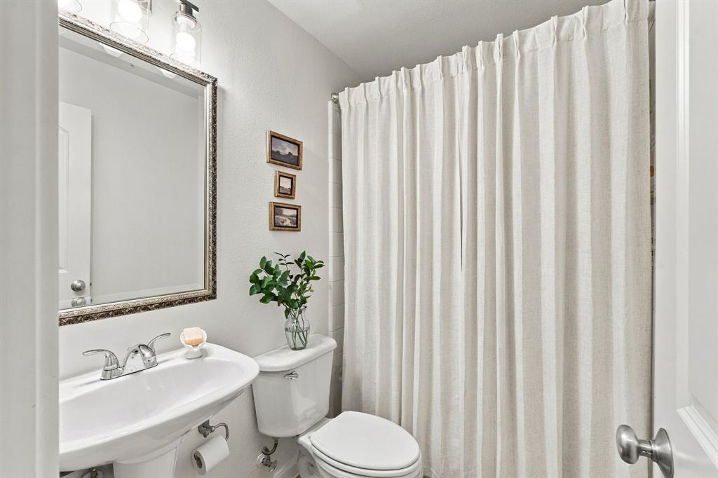 One of four FULL bathrooms two down and two up One of four FULL bathrooms two down and two up