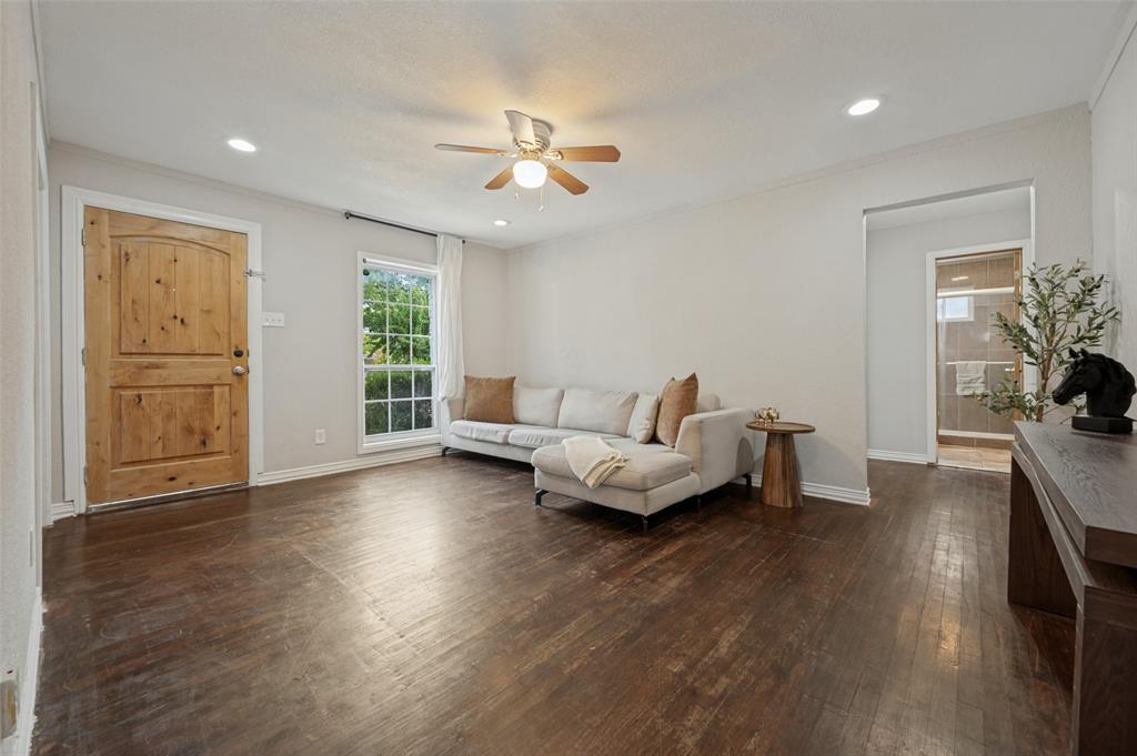 2614 Valwood Parkway, Farmers Branch, TX 75234