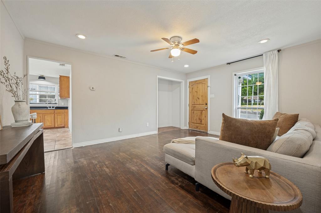 2614 Valwood Parkway, Farmers Branch, TX 75234