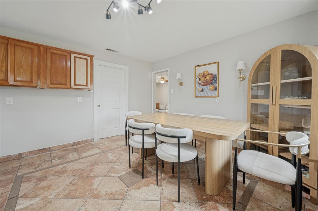 2614 Valwood Parkway, Farmers Branch, TX 75234