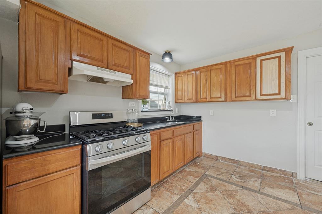 2614 Valwood Parkway, Farmers Branch, TX 75234
