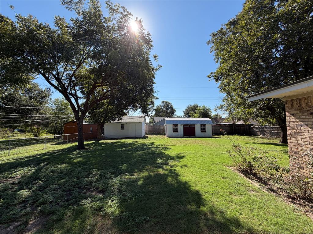 111 E Dawn Drive, Robinson, TX 76706