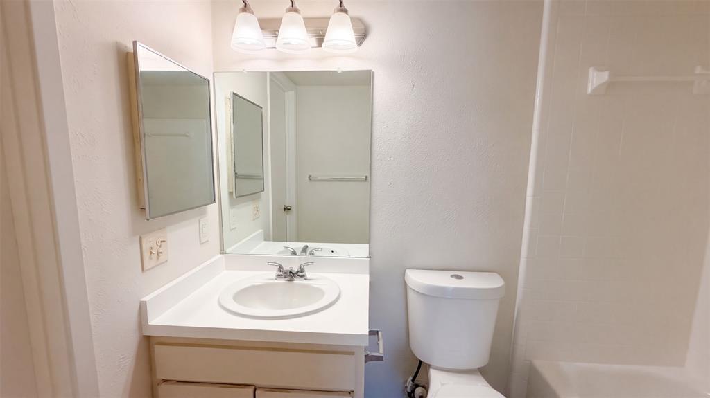 709 Baruna Circle, Garland, TX 75043