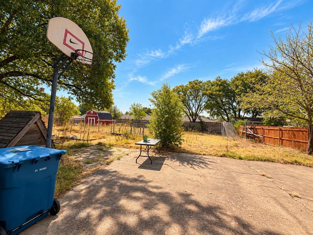 1128 Post Oak Lane, DeSoto, TX 75115