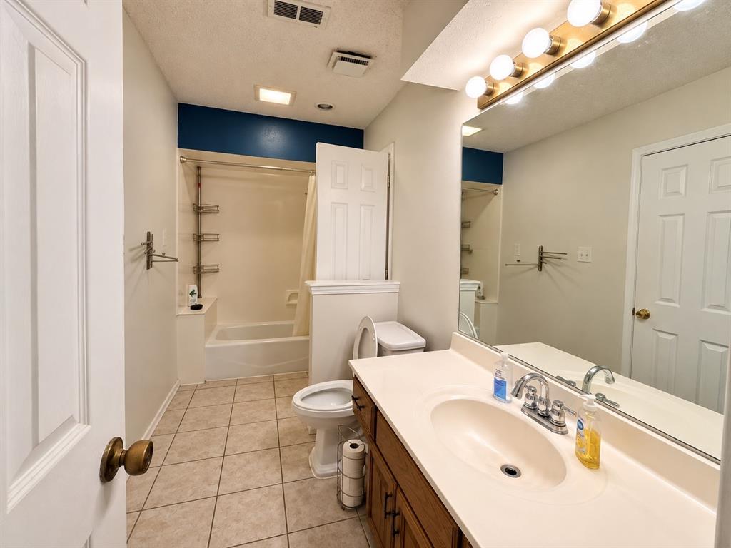1128 Post Oak Lane, DeSoto, TX 75115