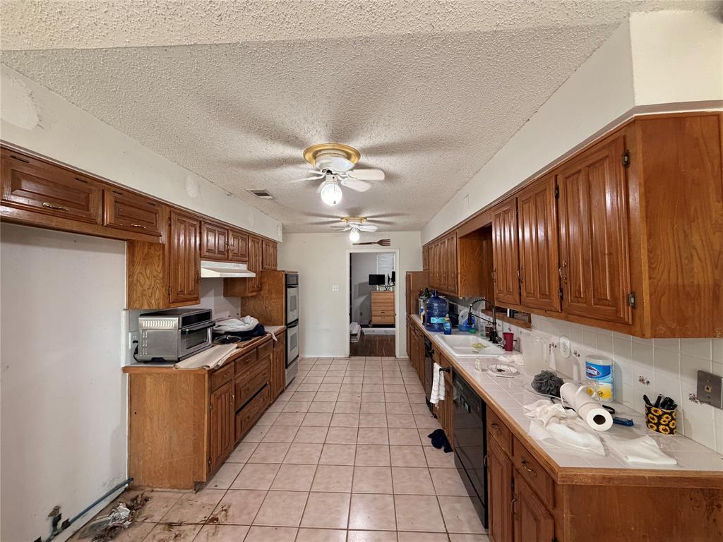 1128 Post Oak Lane, DeSoto, TX 75115