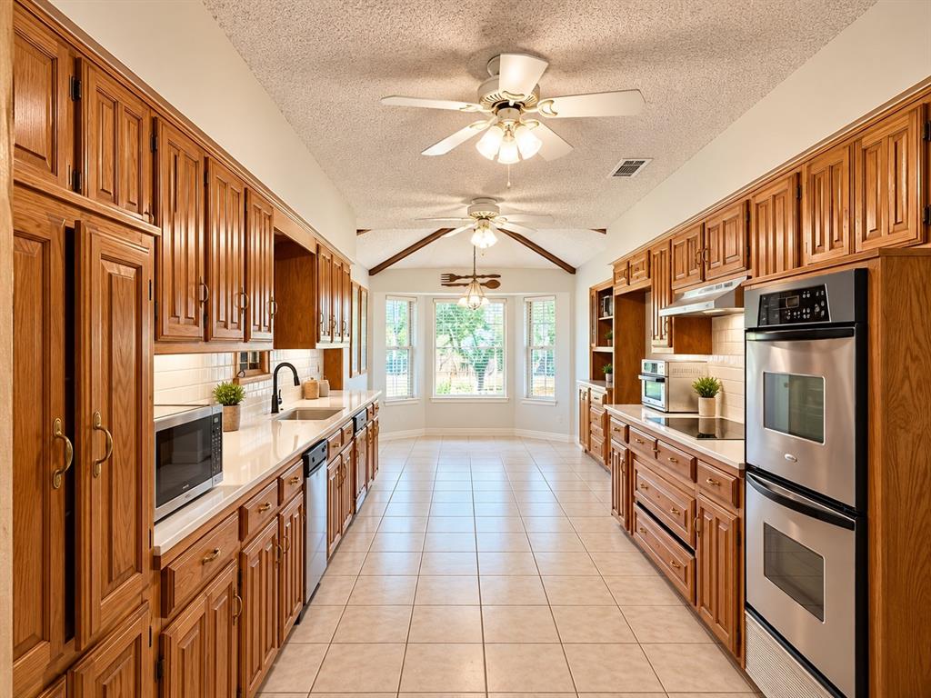 1128 Post Oak Lane, DeSoto, TX 75115