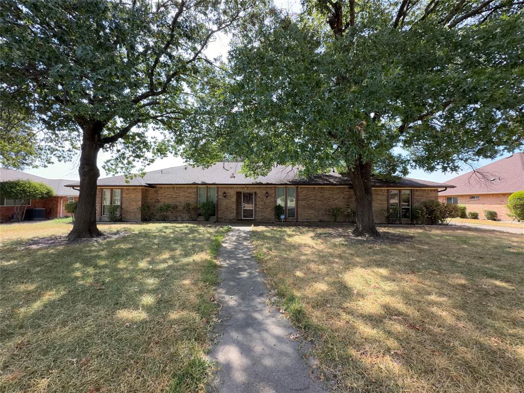 1128 Post Oak Lane, DeSoto, TX 75115