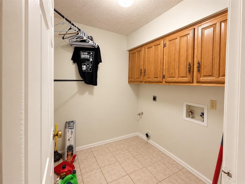 1128 Post Oak Lane, DeSoto, TX 75115