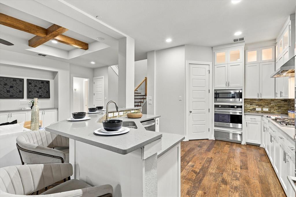 6251 Lakeshore Drive, Dallas, TX 75214