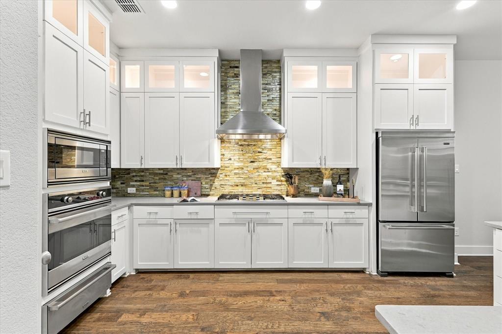 6251 Lakeshore Drive, Dallas, TX 75214 6251 Lakeshore Drive, Dallas, TX 75214