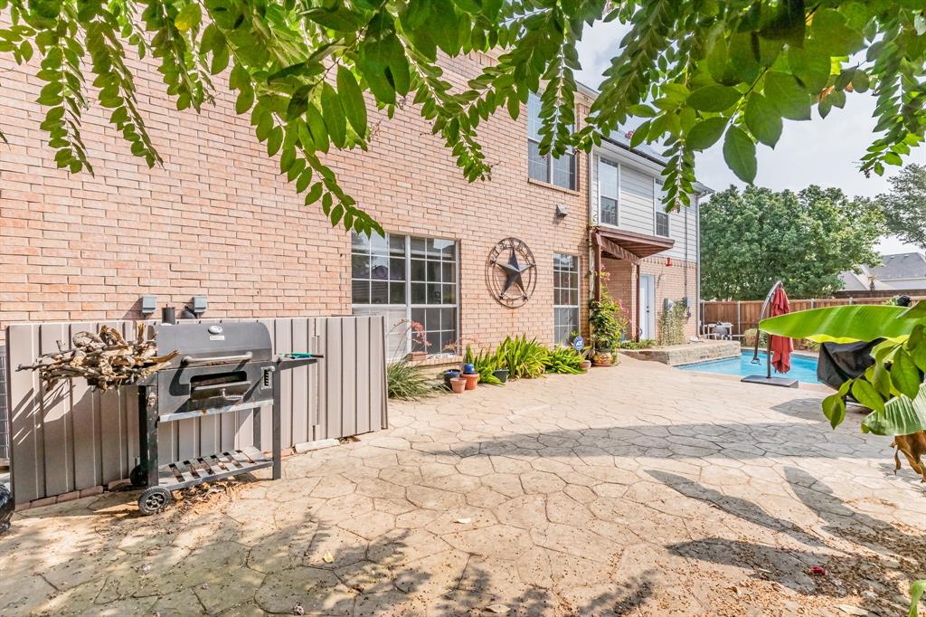 1125 Stone Gate Drive, Irving, TX 75063