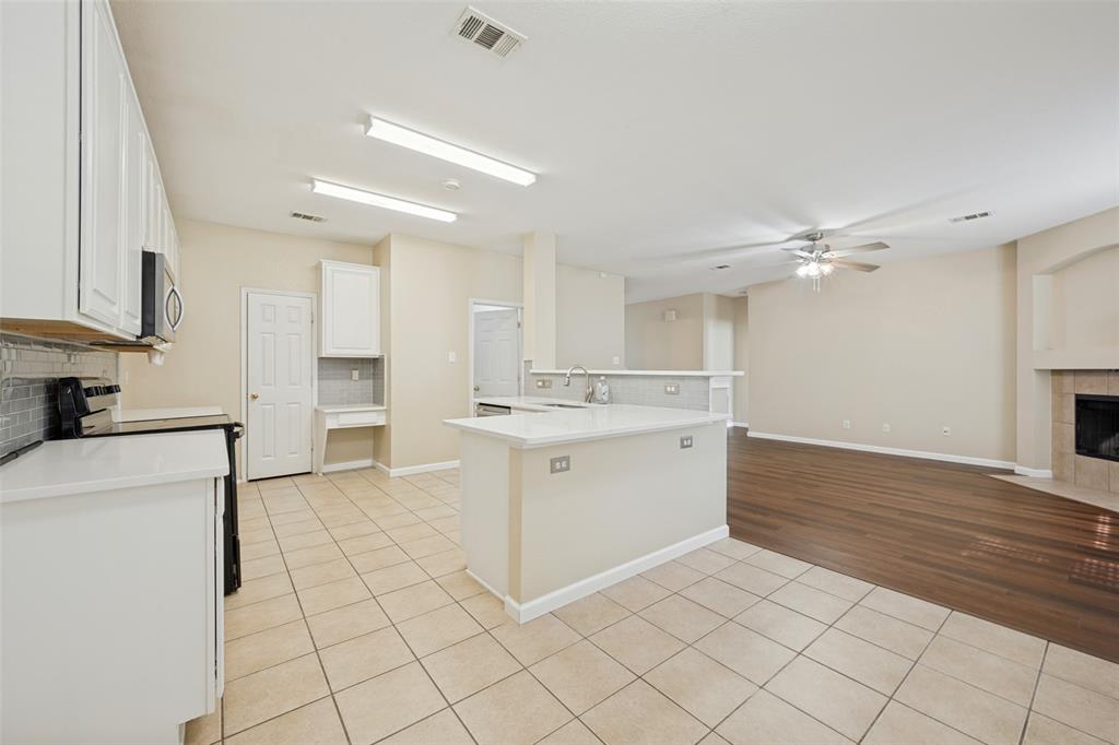 814 White Dove Drive, Arlington, TX 76017