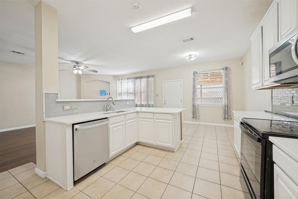 814 White Dove Drive, Arlington, TX 76017