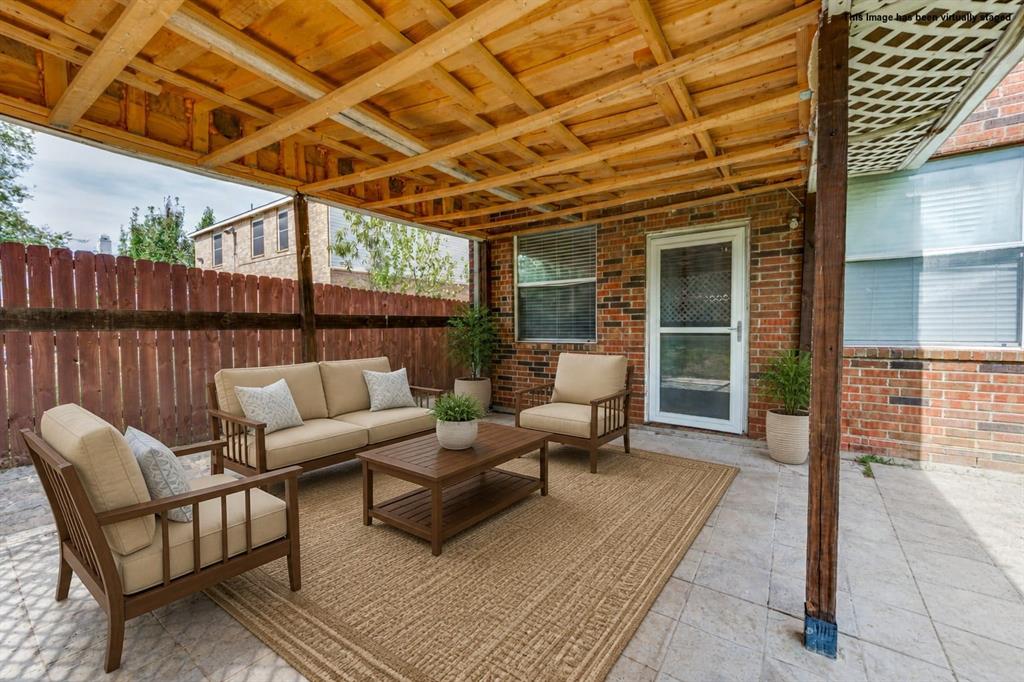 814 White Dove Drive, Arlington, TX 76017
