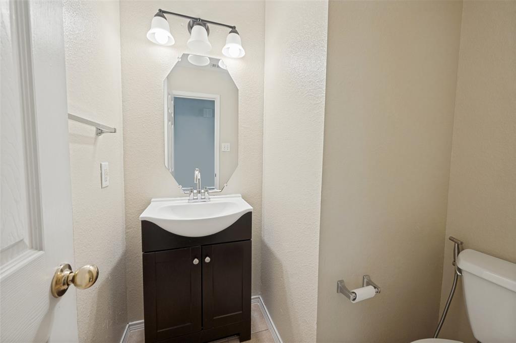 814 White Dove Drive, Arlington, TX 76017