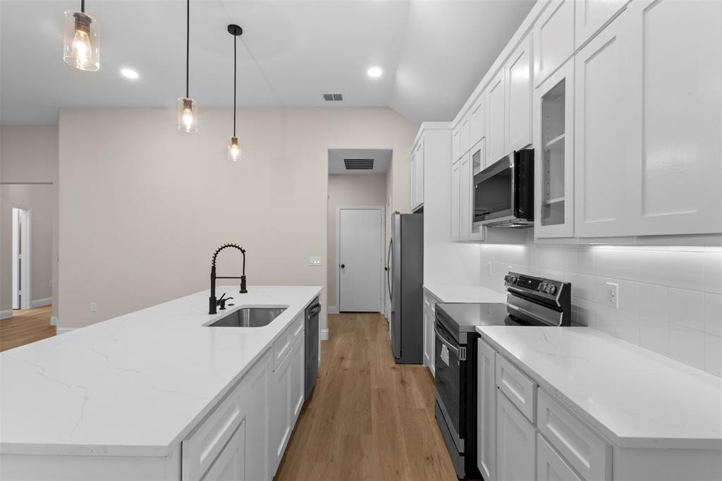 103 Cordoba Street, Payne Springs, TX 75156