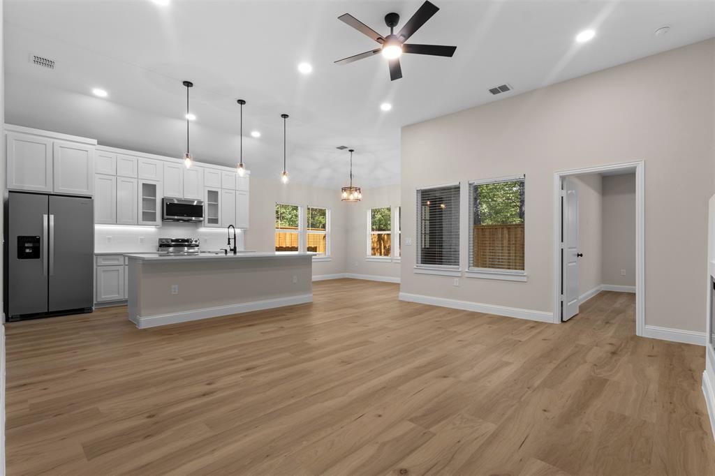 103 Cordoba Street, Payne Springs, TX 75156