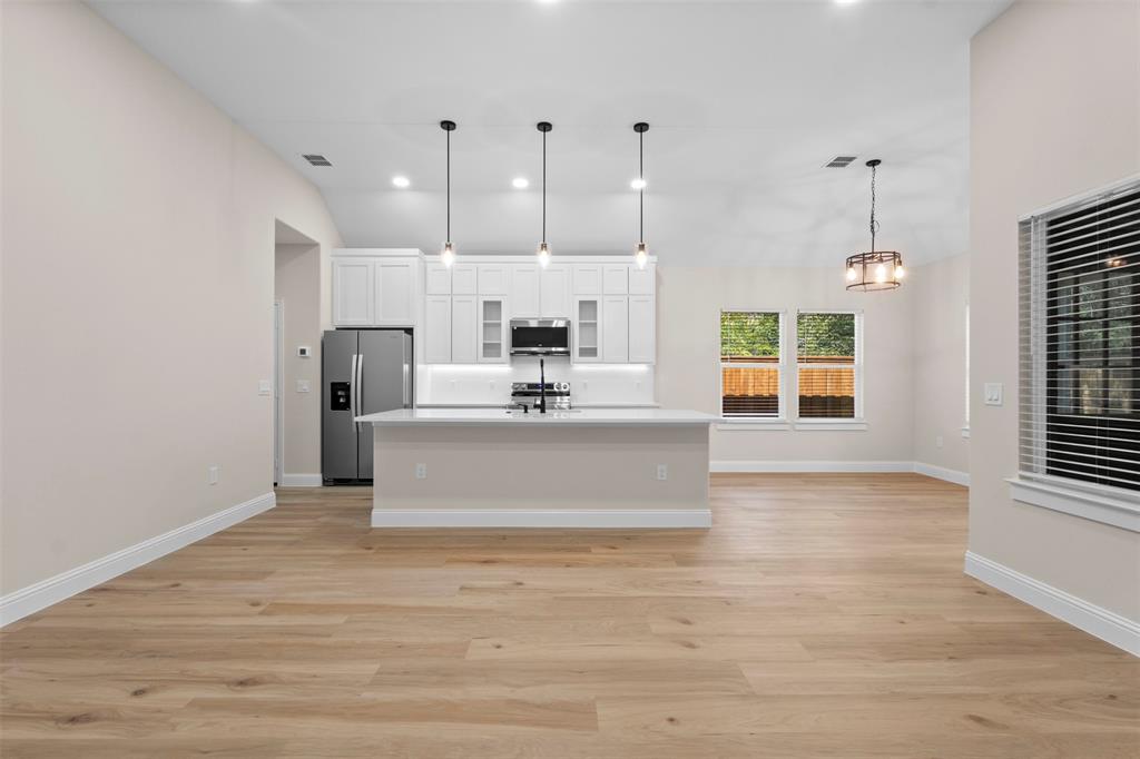 103 Cordoba Street, Payne Springs, TX 75156