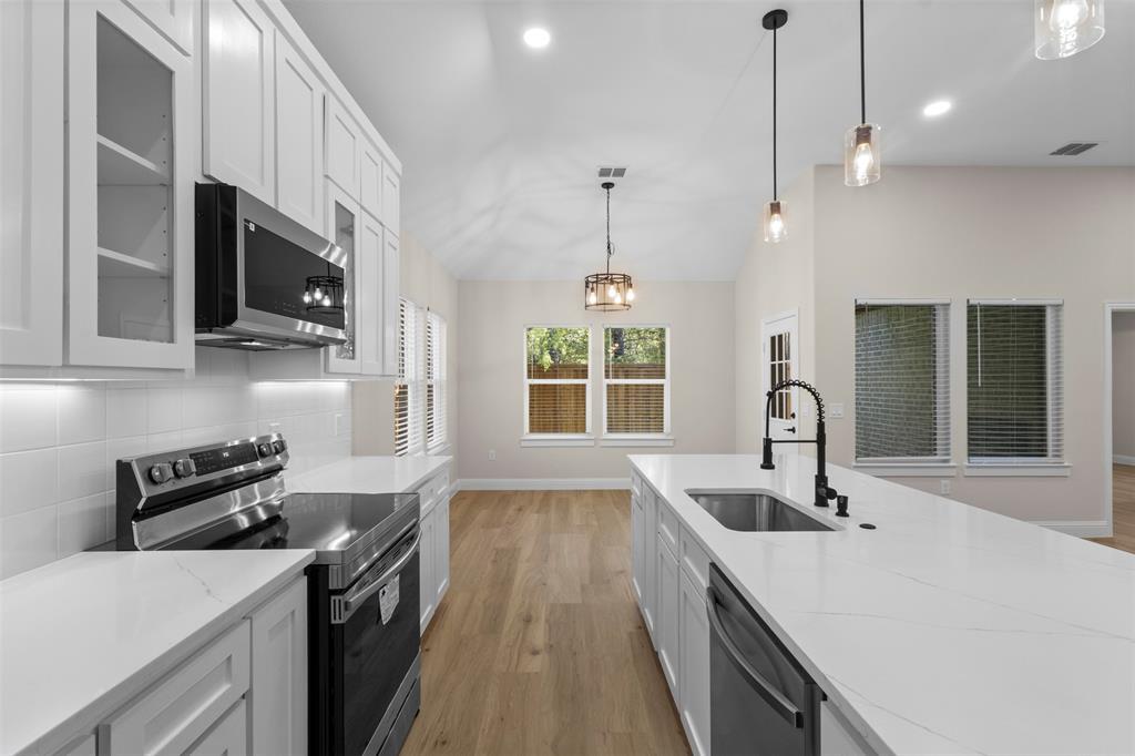 103 Cordoba Street, Payne Springs, TX 75156