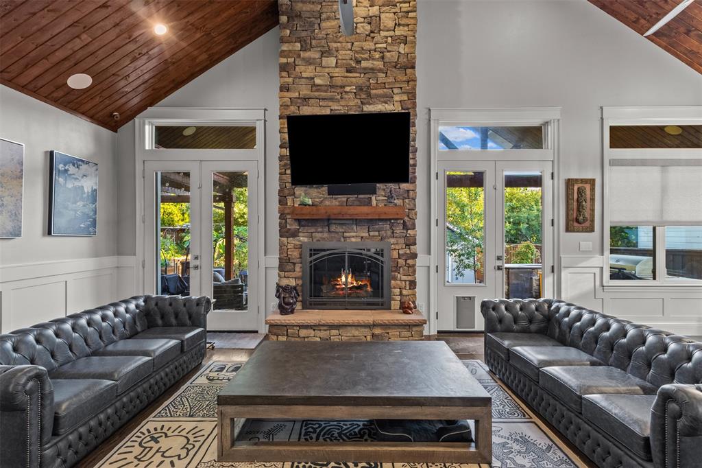 9030 Eustis Avenue, Dallas, TX 75218 9030 Eustis Avenue, Dallas, TX 75218