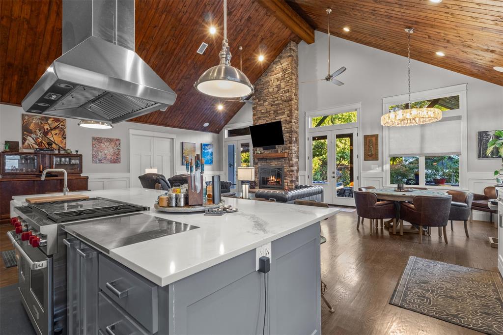 9030 Eustis Avenue, Dallas, TX 75218