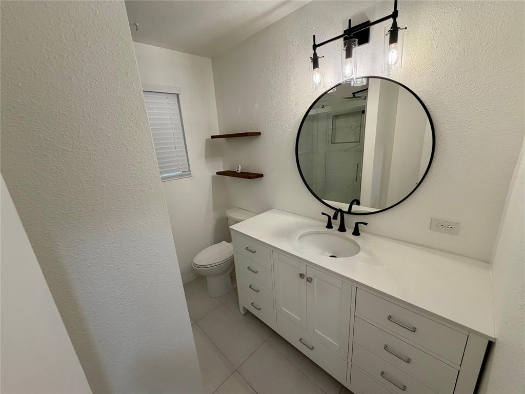 2nd Bathroom