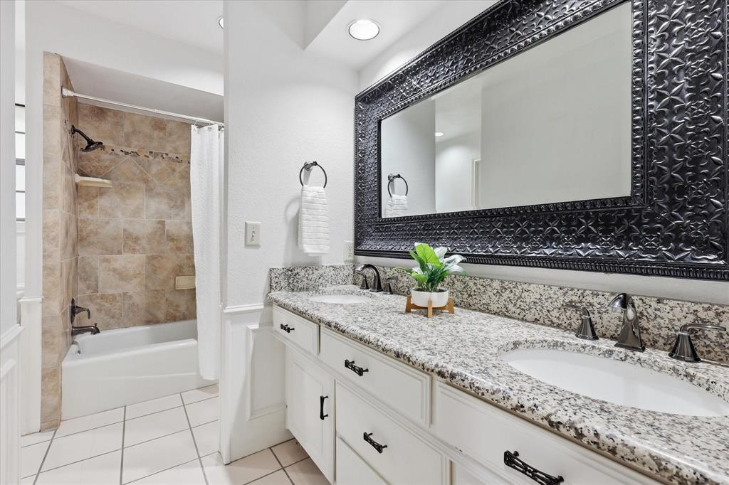 jack and Jill bath with a third hall way access