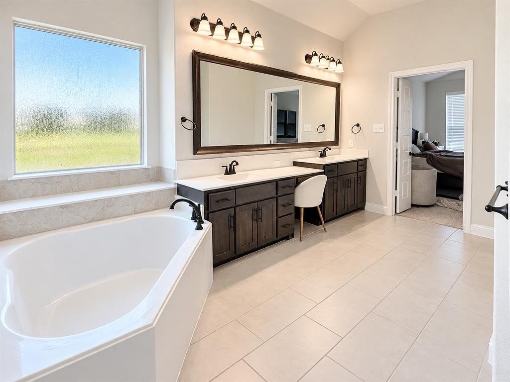 513 River Bank Court, Granbury, TX 76049