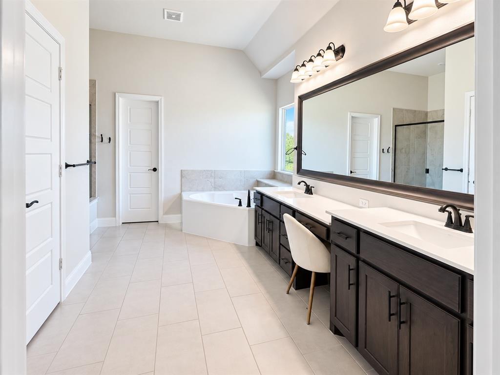 513 River Bank Court, Granbury, TX 76049