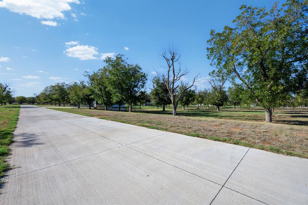 1031 E Landings N, Granbury, TX 76049