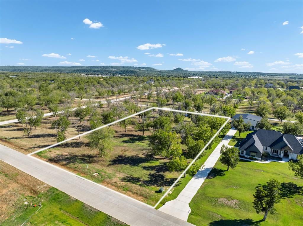 1031 E Landings N, Granbury, TX 76049