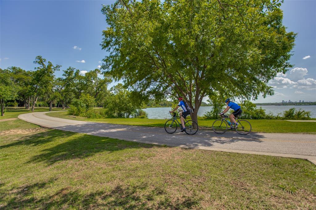 Great proximity to White Rock Lake.