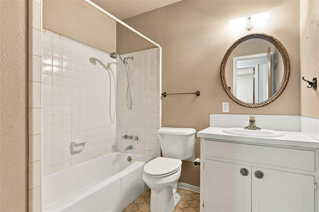 9325 Bryce Drive, Woodway, TX 76712