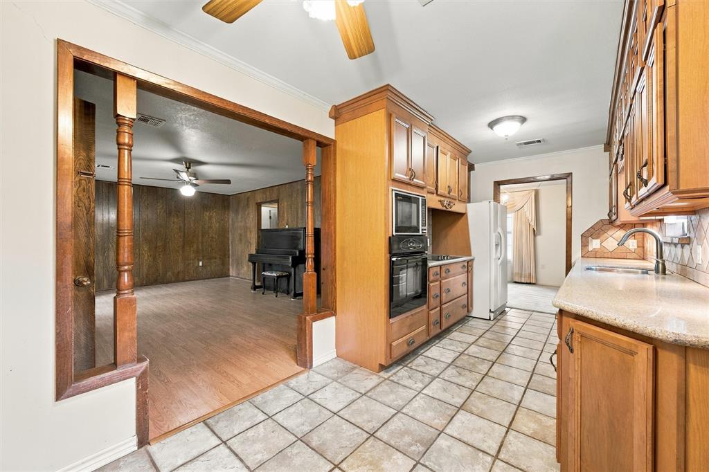 9325 Bryce Drive, Woodway, TX 76712