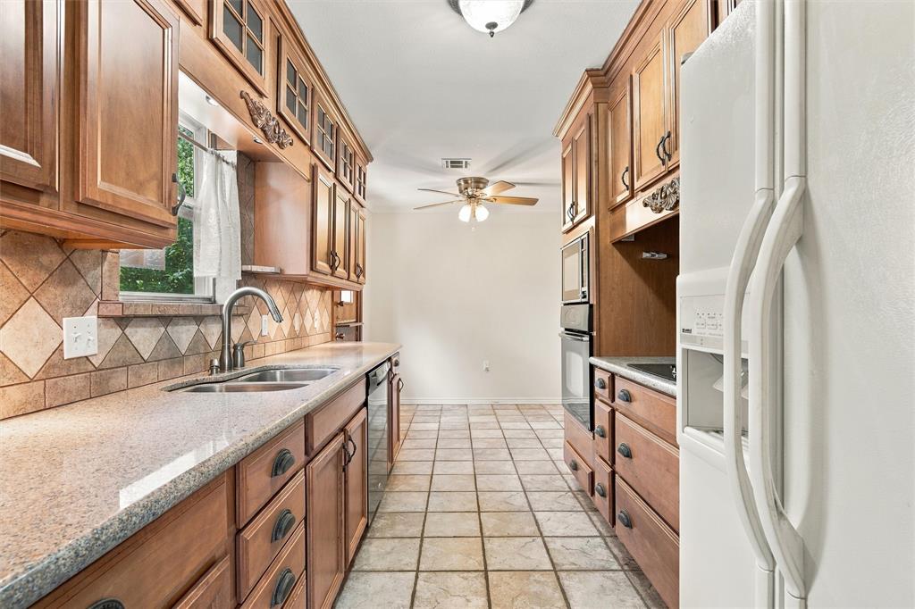 9325 Bryce Drive, Woodway, TX 76712