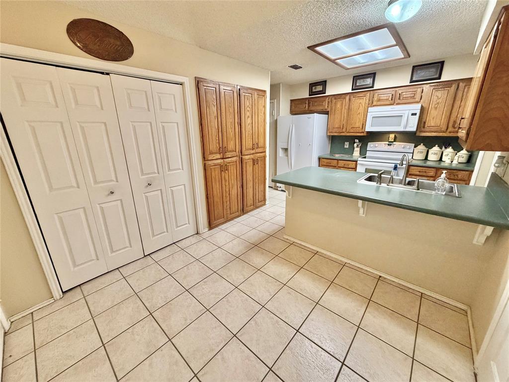 2406 Ridgeview Drive, Sachse, TX 75048
